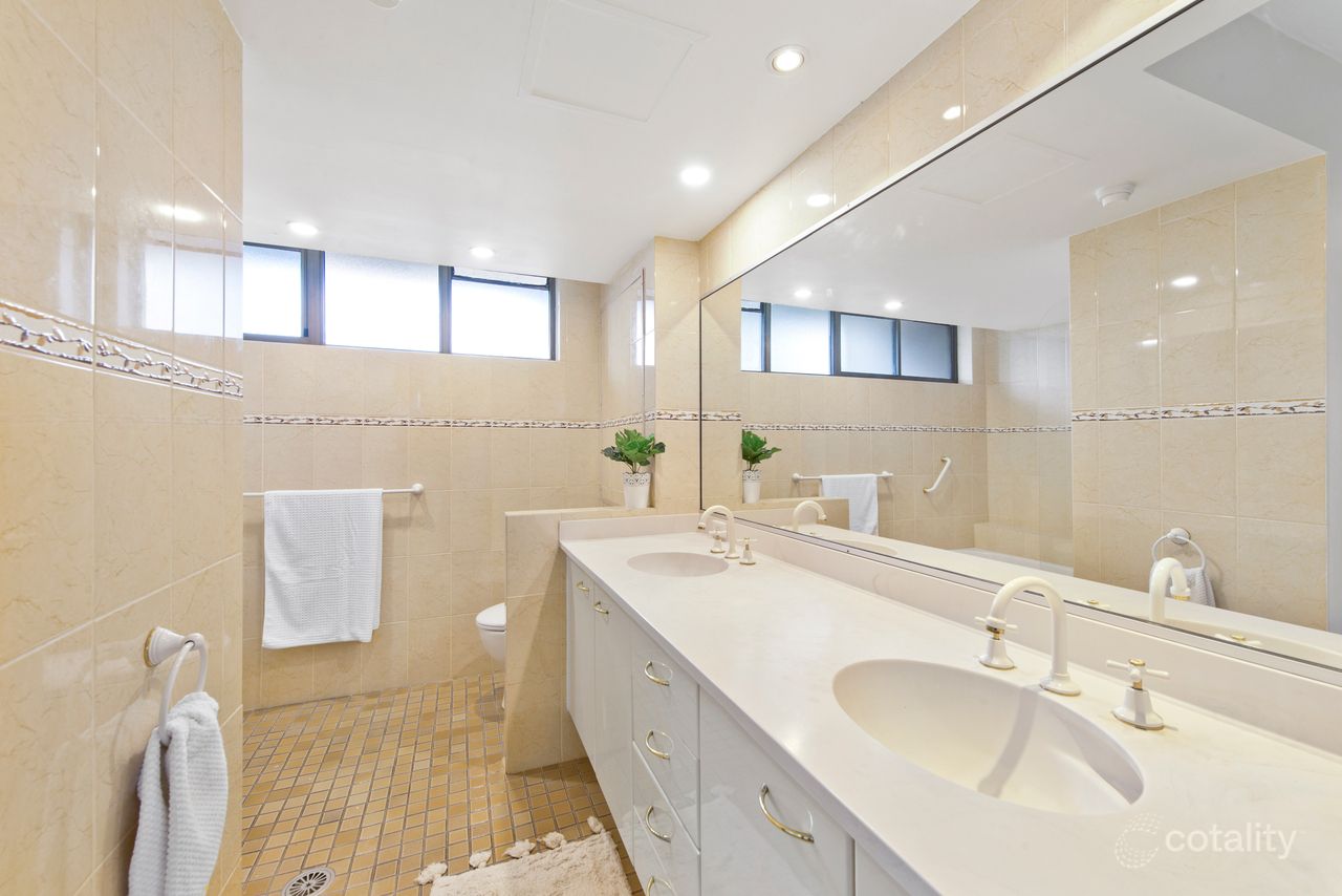 4/3656 Main Beach Pde, Main Beach, QLD 4217