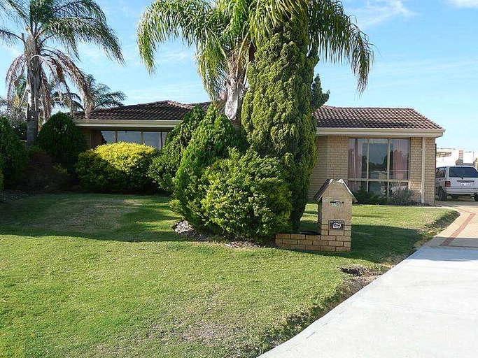 11b Jeavons Pl, South Lake, WA 6164