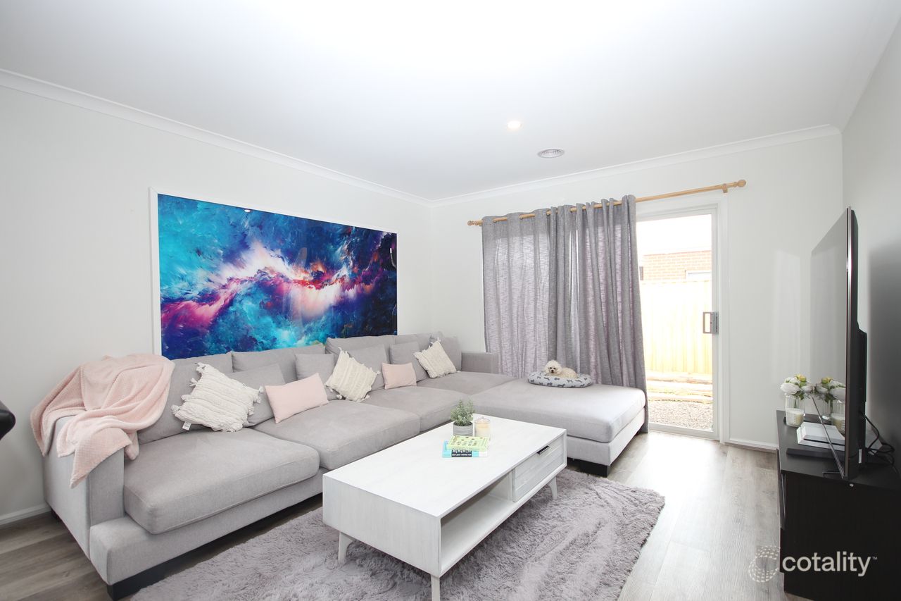 24 Arnold Cct, Charlemont, VIC 3217