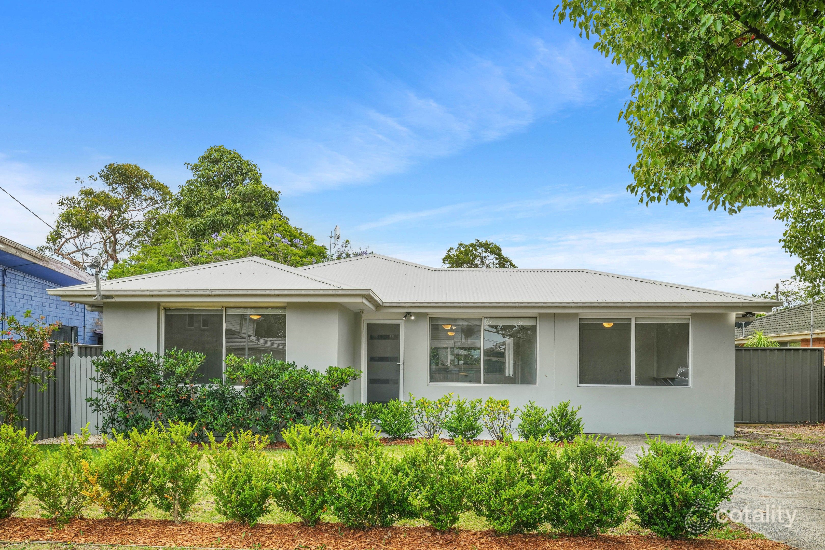 13 Cambridge St, Umina Beach, NSW 2257