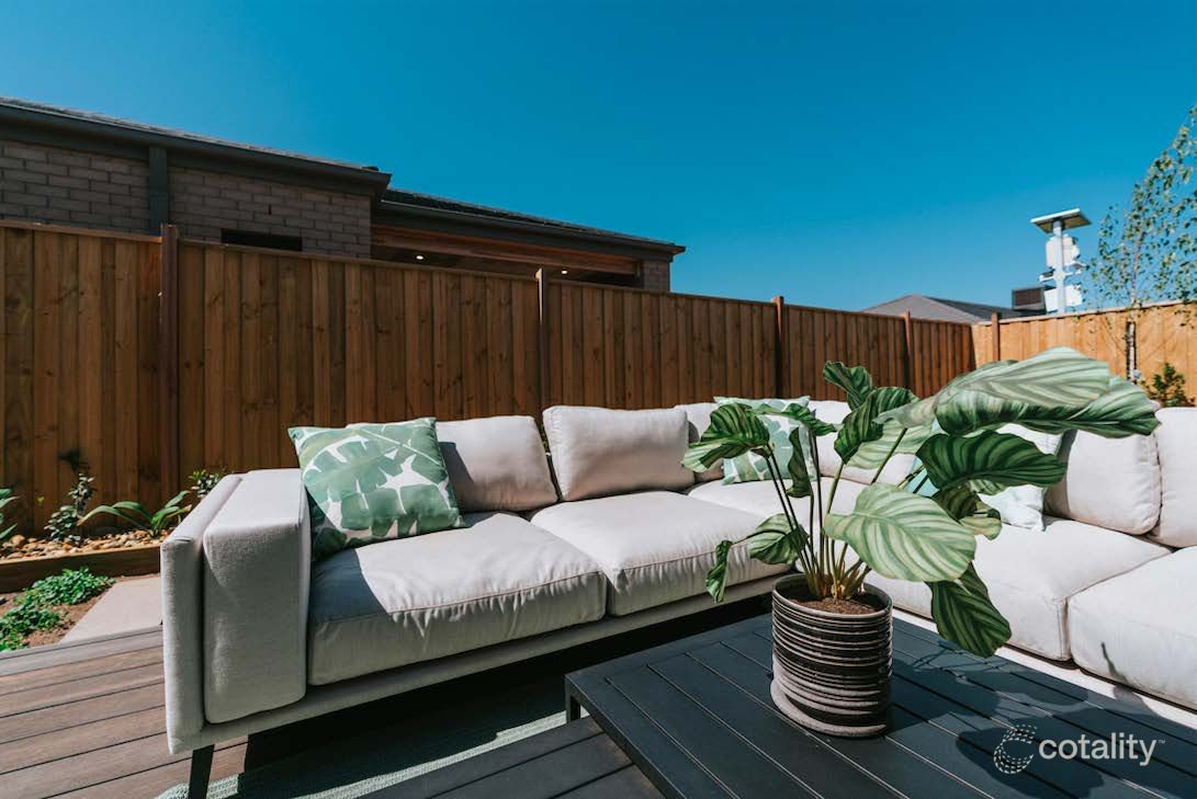 18 Westbourne St, Strathtulloh, VIC 3338