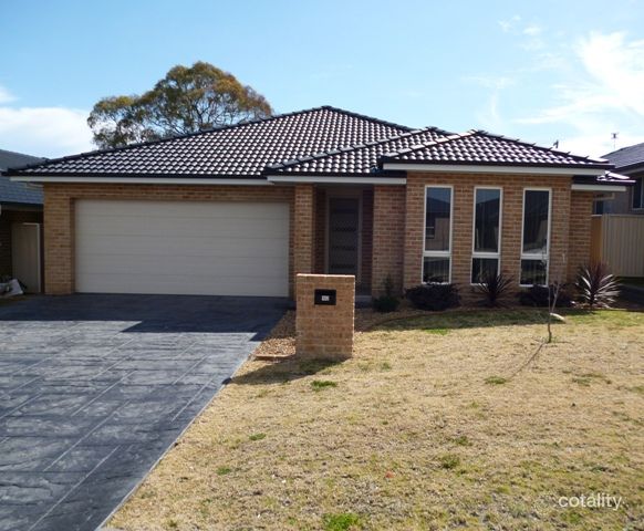 102 Diamond Dr, Orange, NSW 2800
