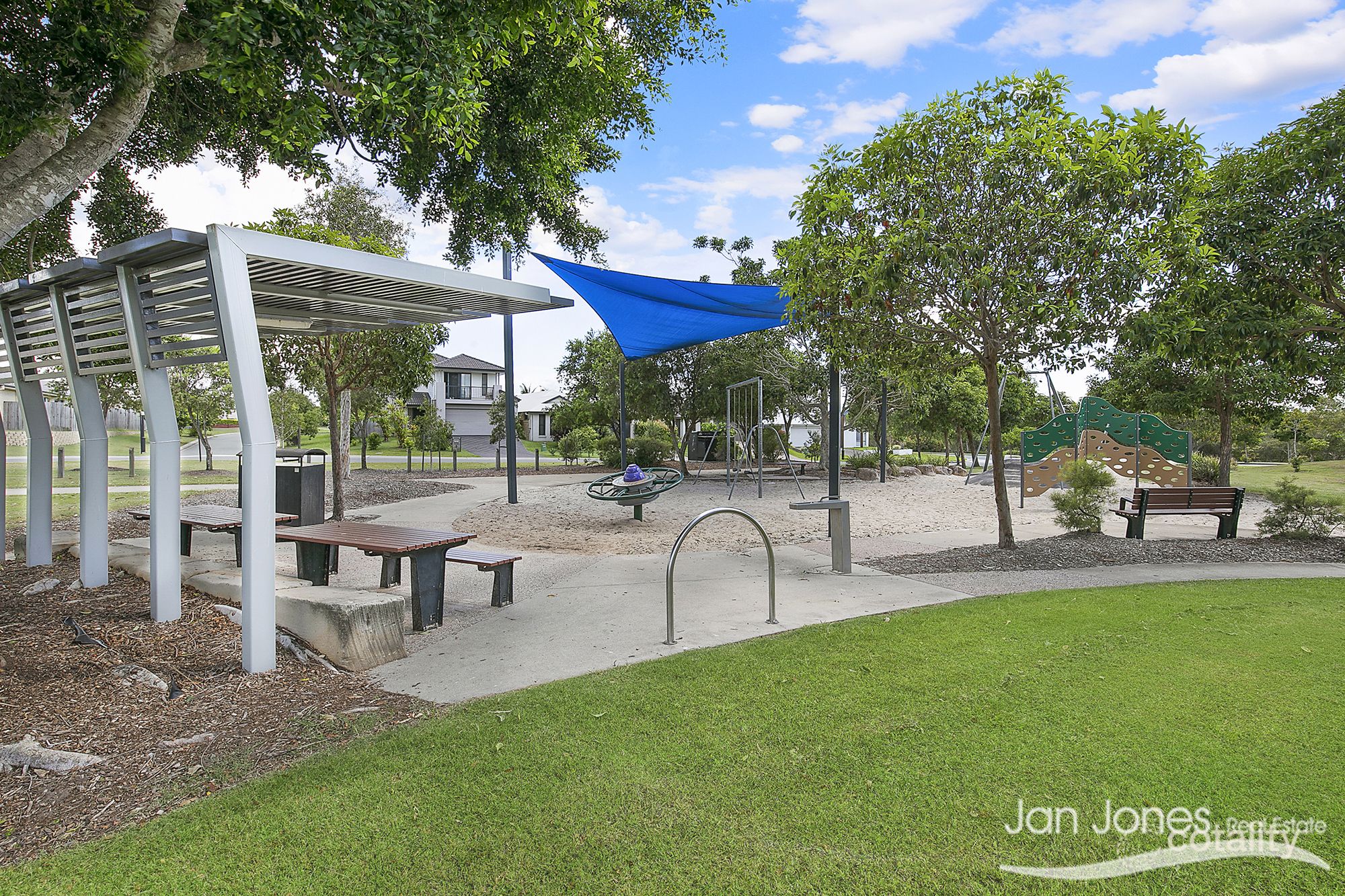 13 Medinah Cct, North Lakes, QLD 4509