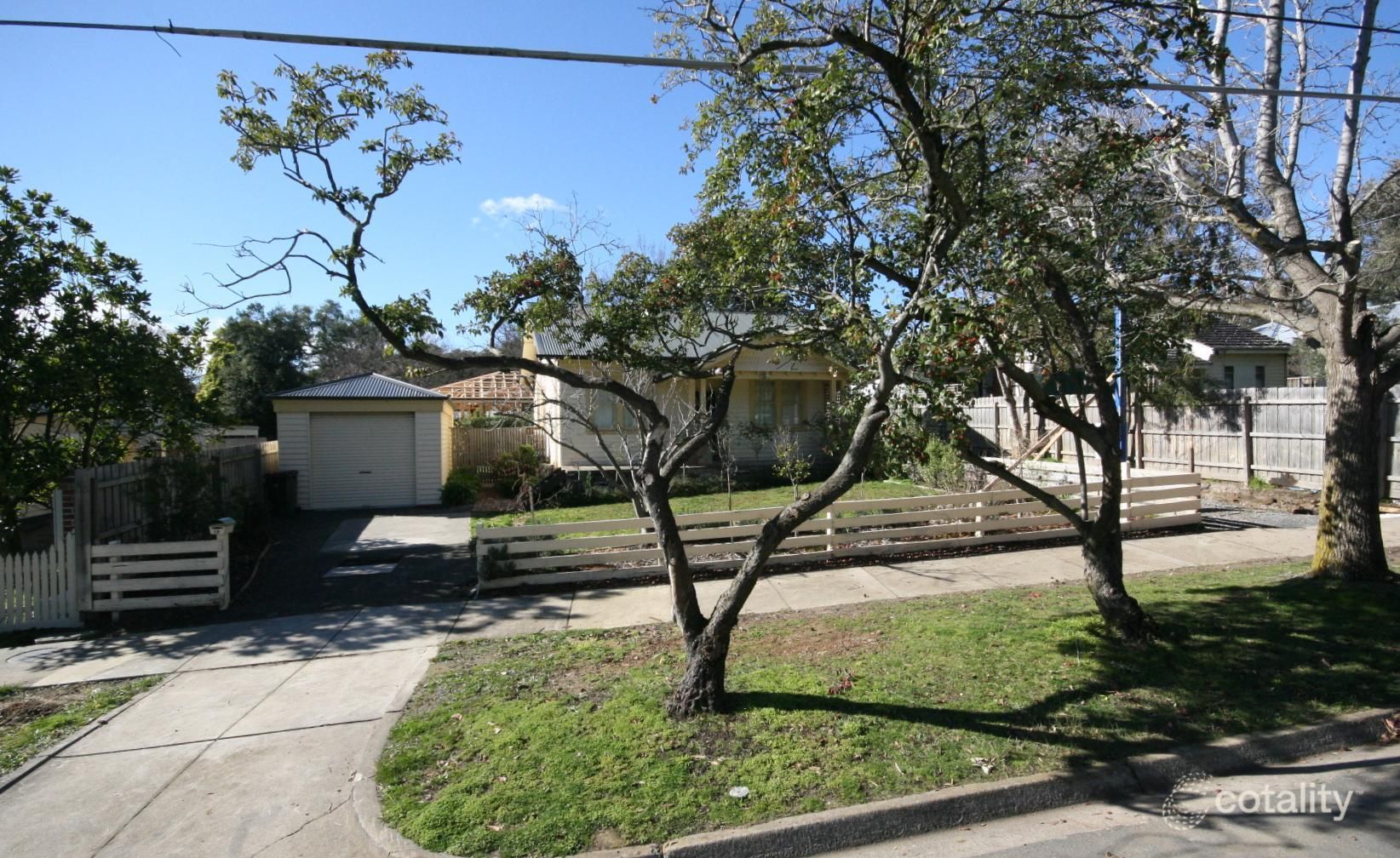 18 Old Lilydale Rd, Ringwood East, VIC 3135