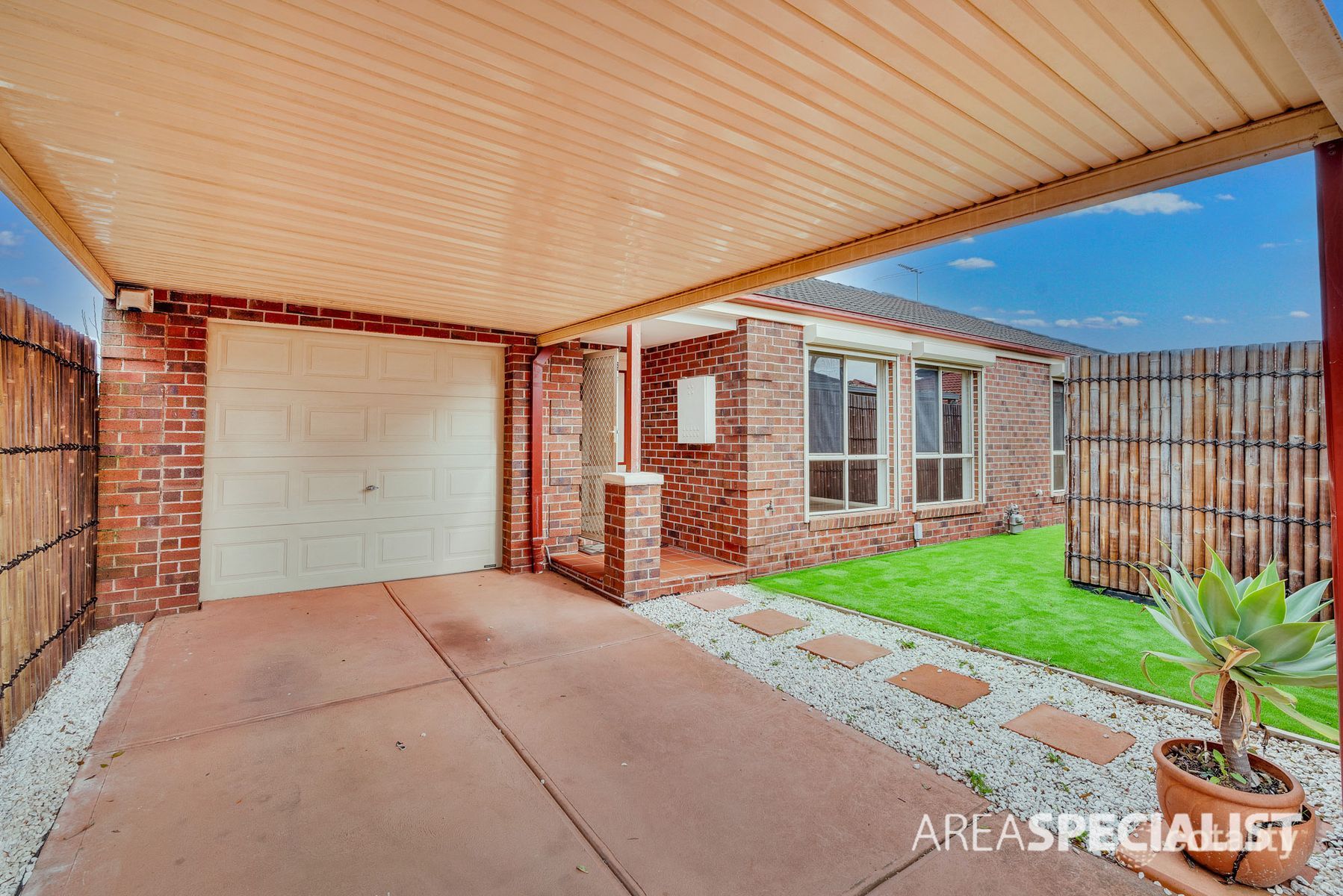 2/7 Crown Ct, Tarneit, VIC 3029