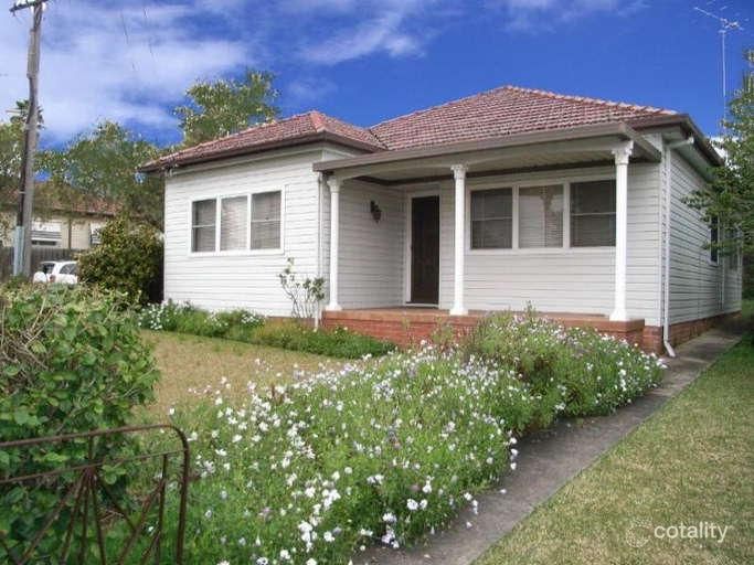 65 Hannans Rd, Riverwood, NSW 2210