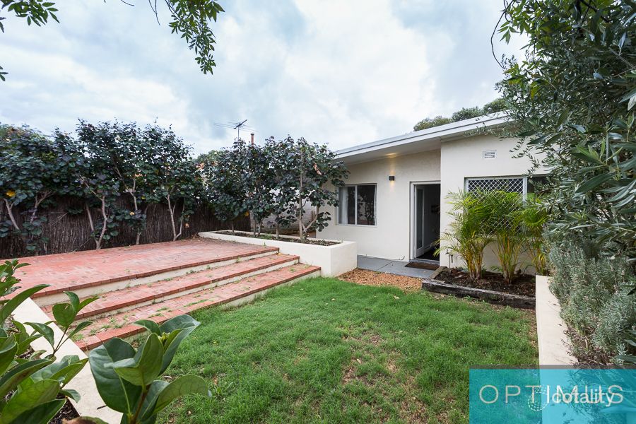 60 Hale Rd, Wembley Downs, WA 6019