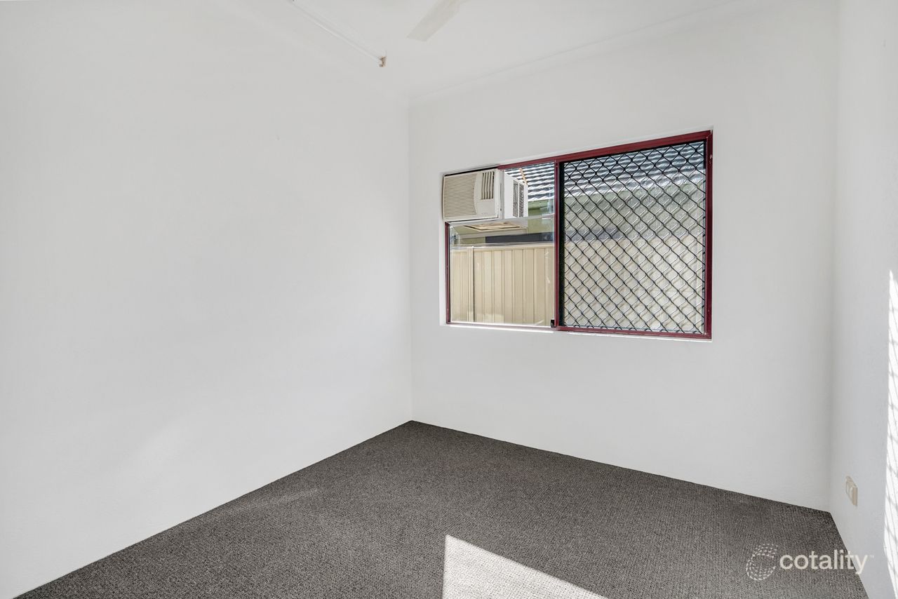 30 Silky Oak Ct, Mooroobool, QLD 4870