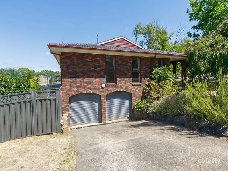 35 Clubbe Cres, Macgregor, ACT 2615