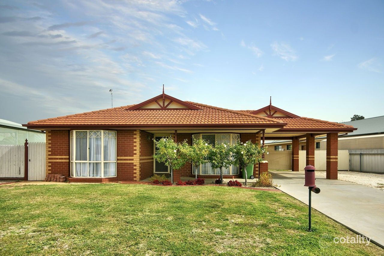 6 Vaughan Pl, Deniliquin, NSW 2710