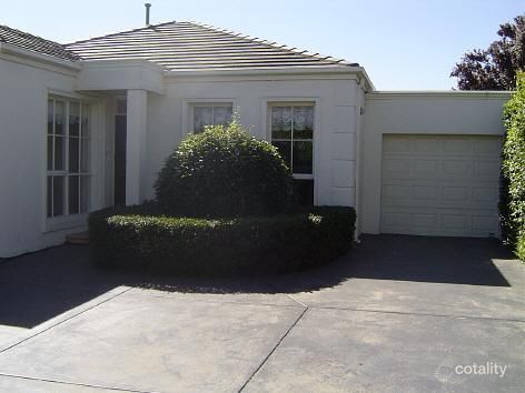 24 York St, Strathmore, VIC 3041