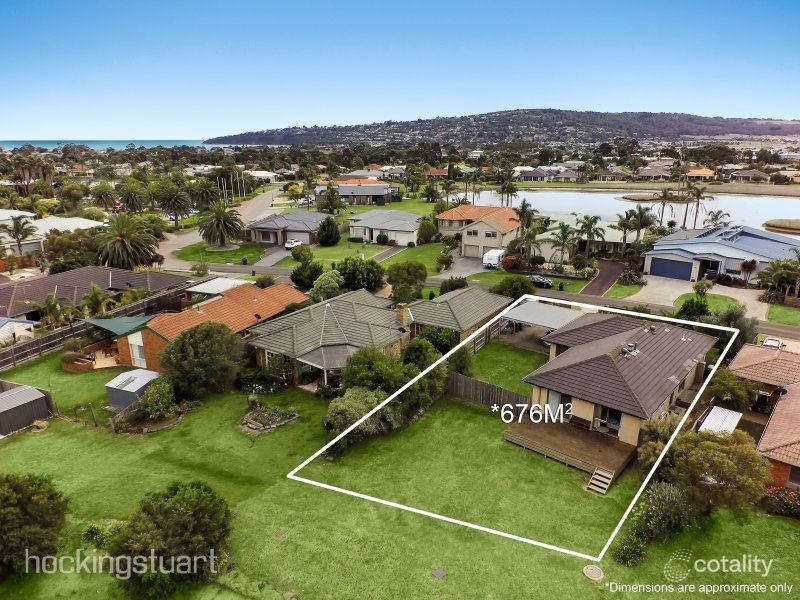 8 Lakeside Ct, Safety Beach, VIC 3936
