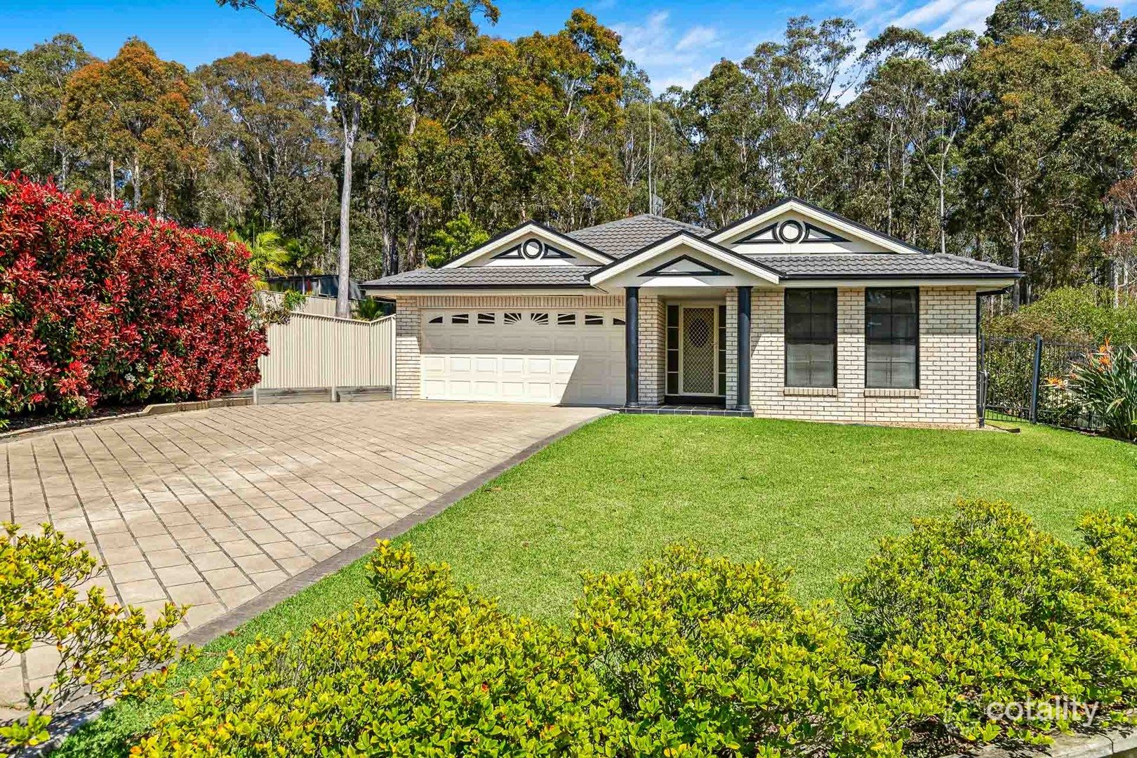16 Canning Cres, Sunshine Bay, NSW 2536