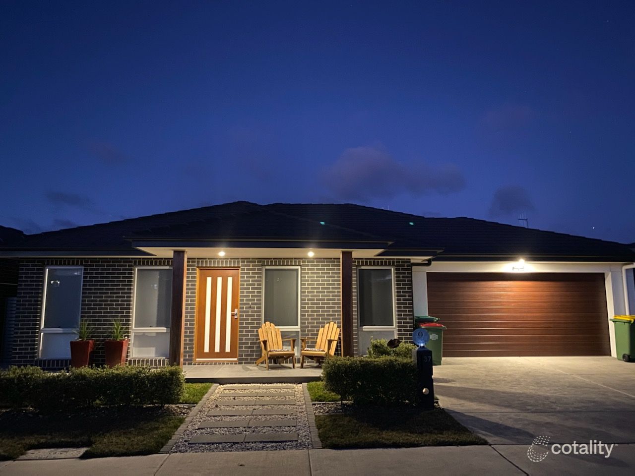 37 Lindbeck Cnr, Googong, NSW 2620