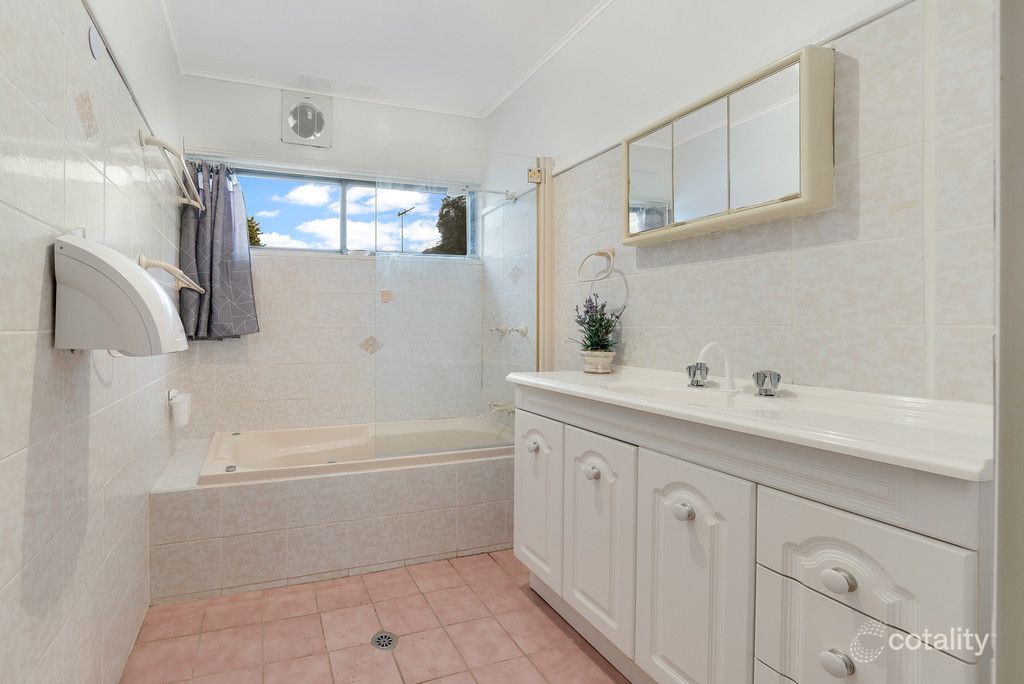 13 Angle Rd, Leumeah, NSW 2560