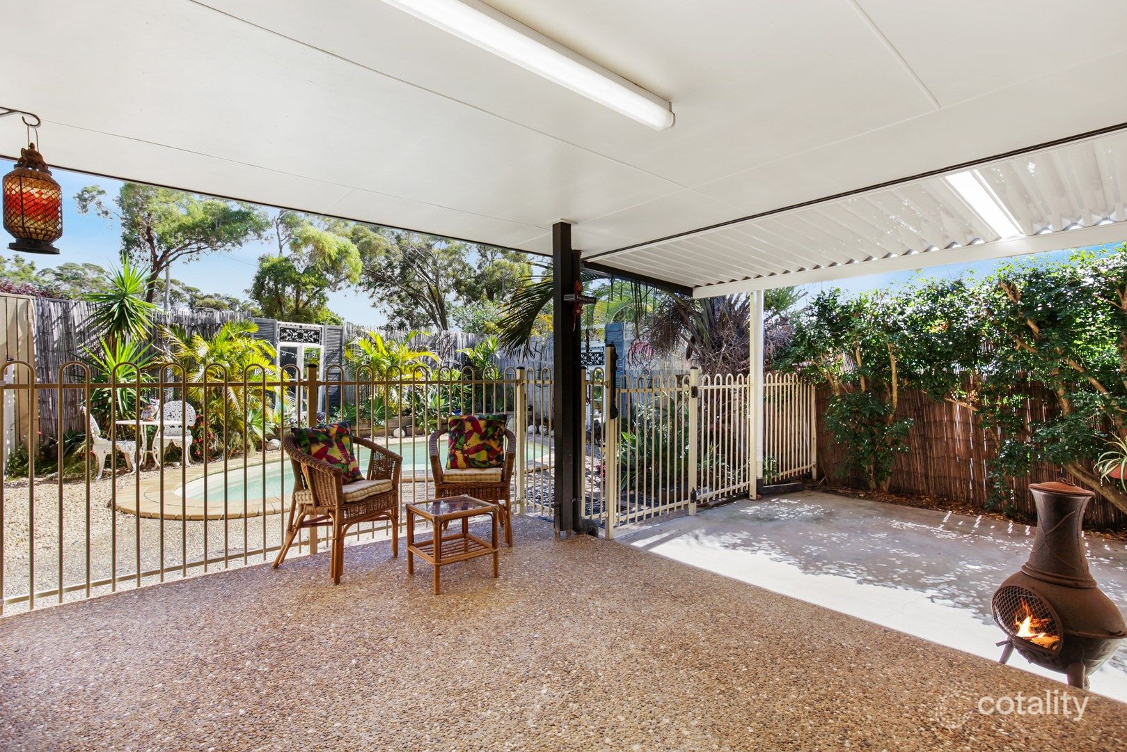 1 Booth Ct, Cooee Bay, QLD 4703