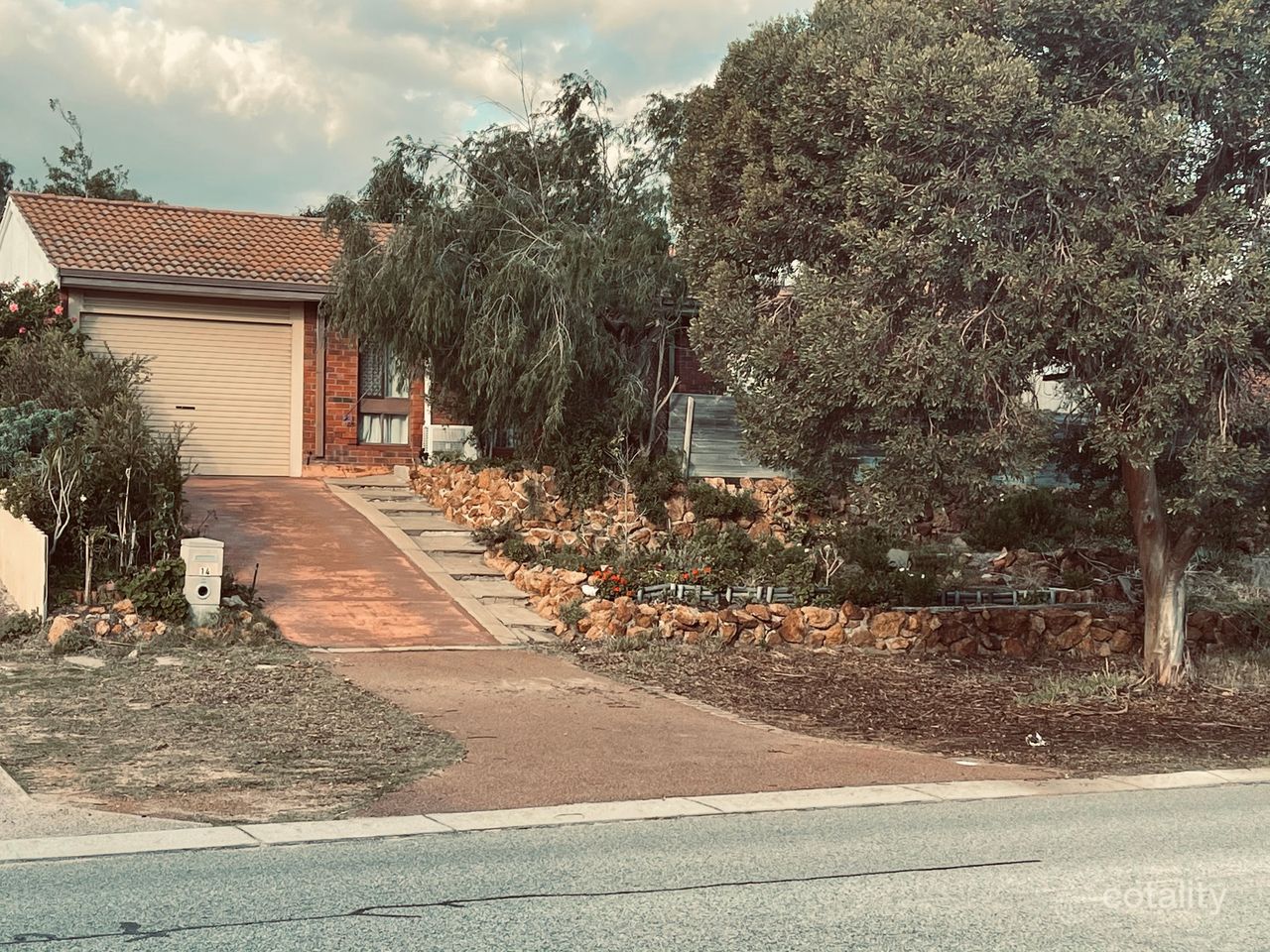 14 Waterford Dr, Hillarys, WA 6025