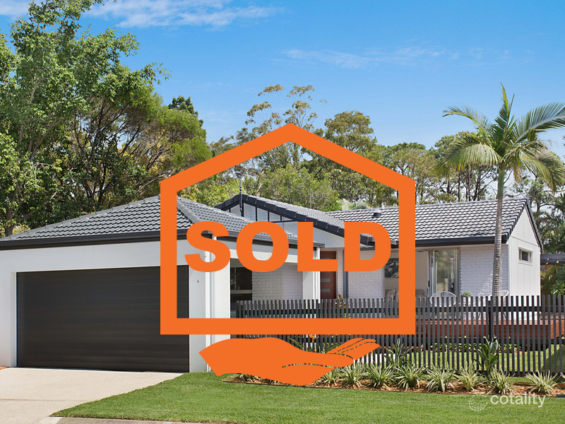 17 Beaconsfield Dr, Burleigh Waters, QLD 4220