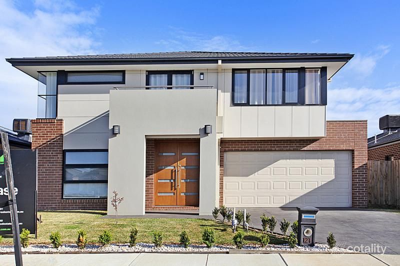 121 Wheelers Park Dr, Cranbourne North, VIC 3977