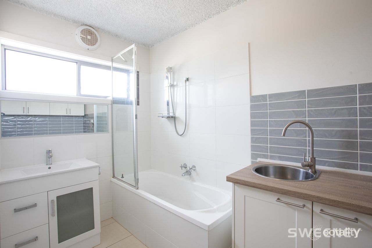 1/66 Simmons Dr, Seaholme, VIC 3018