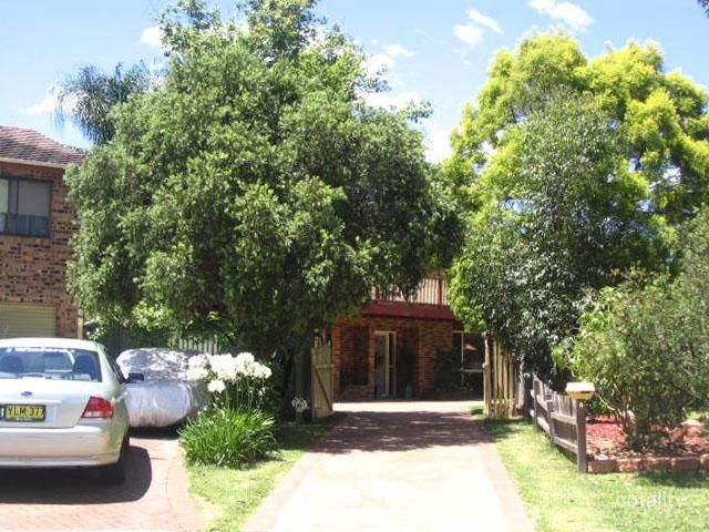 6 Erringhi Pl, Mcgraths Hill, NSW 2756