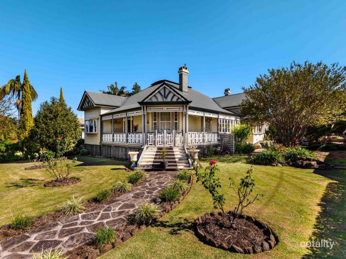 133 West St, Newtown, QLD 4350