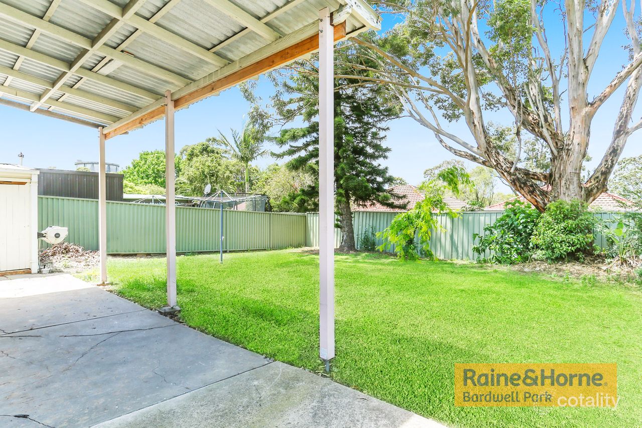 76 Canarys Rd, Roselands, NSW 2196
