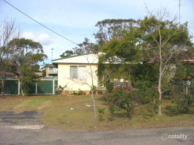 17 Kareelah Ave, Berkeley Vale, NSW 2261