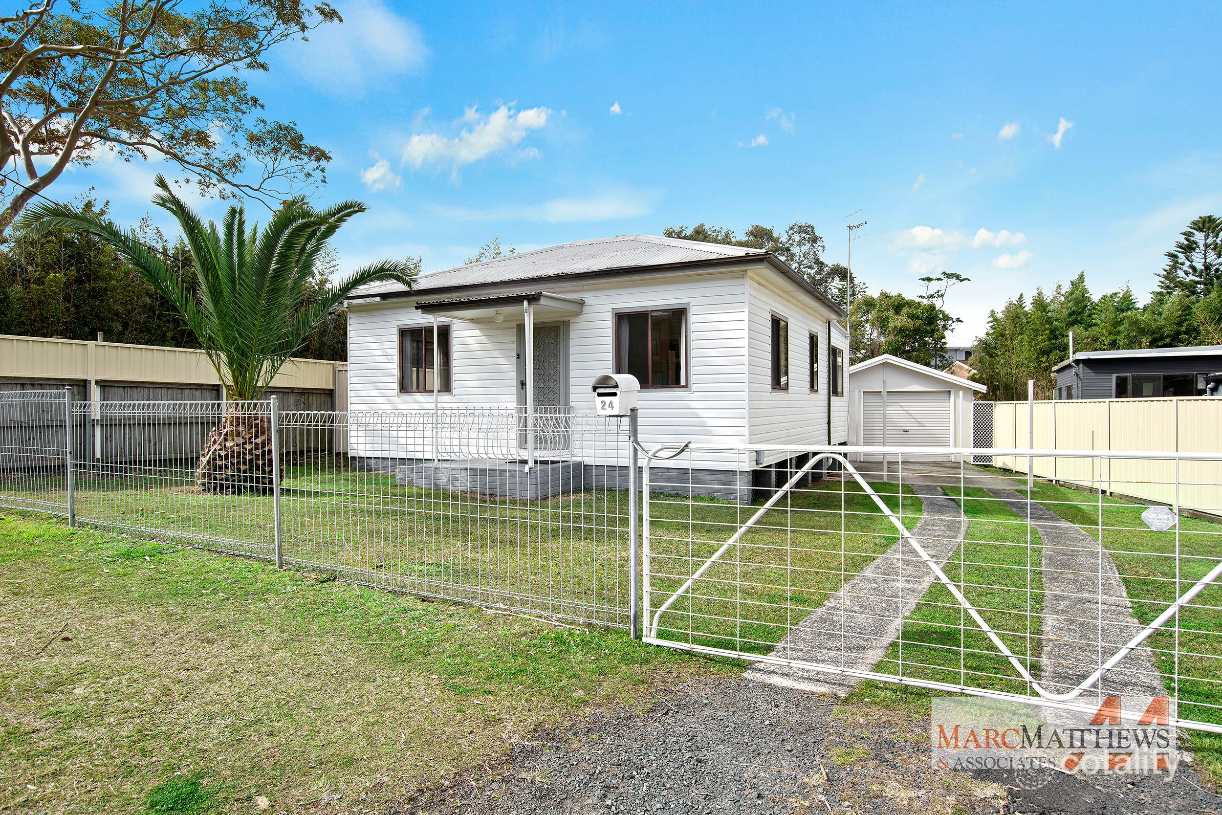 24 Gosford Ave, The Entrance, NSW 2261