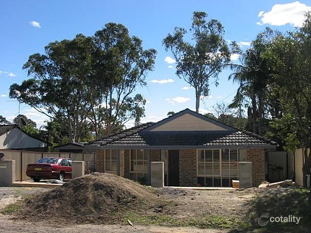 18 Catherine St, Mannering Park, NSW 2259