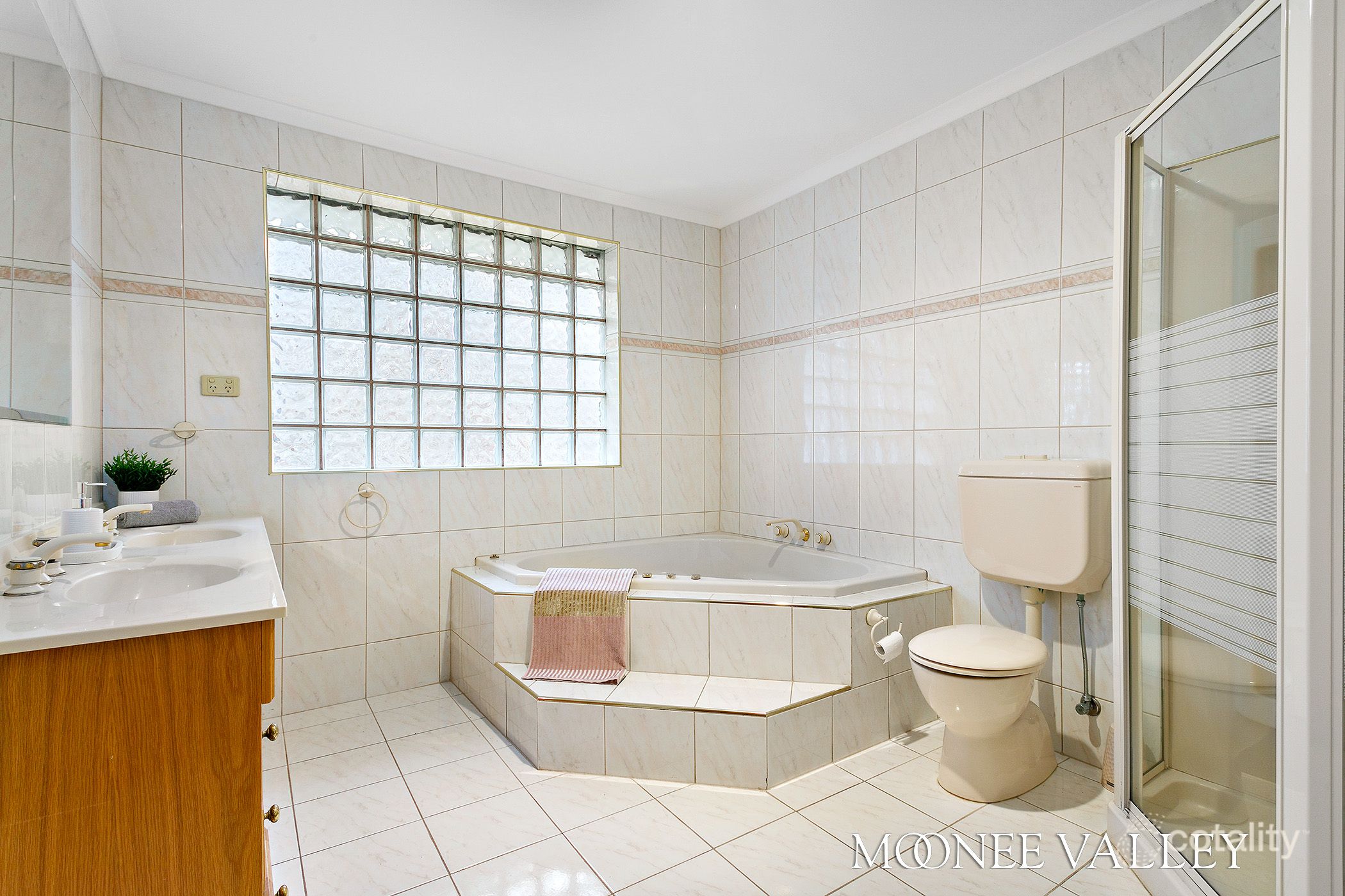 10 Christina Ct, Avondale Heights, VIC 3034