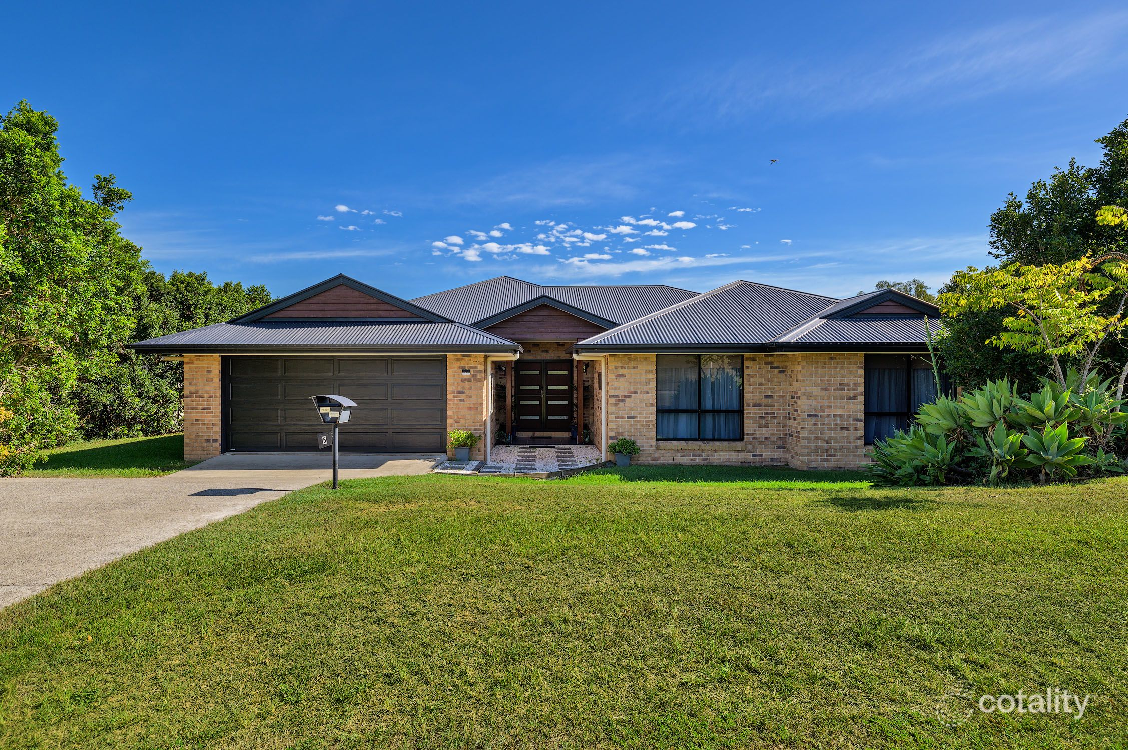 5 David Ct, Southside, QLD 4570