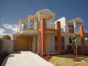 10 Parkside Cres, Seaholme, VIC 3018