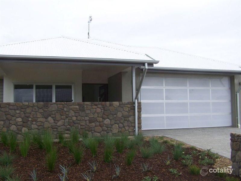 4 Algarve Ct, Dicky Beach, QLD 4551