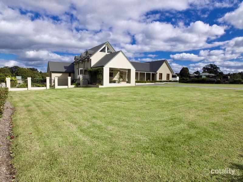 276 Stringybark Rd, Nowra Hill, NSW 2540