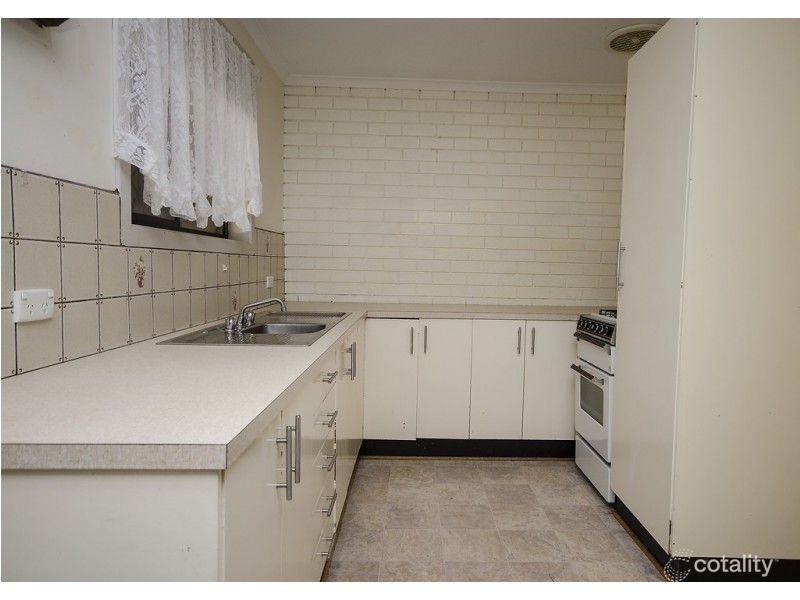 2/14 Mcewen Cres, West Wodonga, VIC 3690