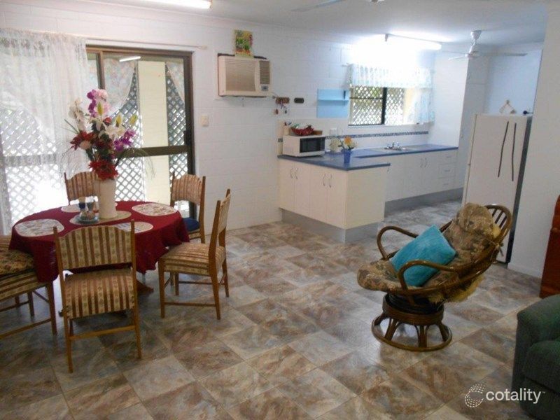 120 John Dory St, Taylors Beach, QLD 4850