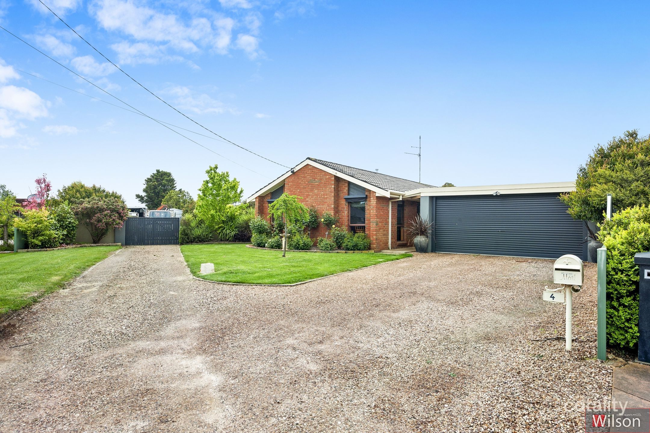 4 Earls Sq, Delacombe, VIC 3356
