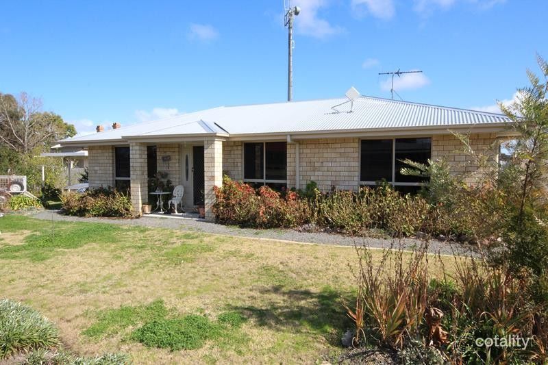62 Rockwell St, Wallangarra, QLD 4383