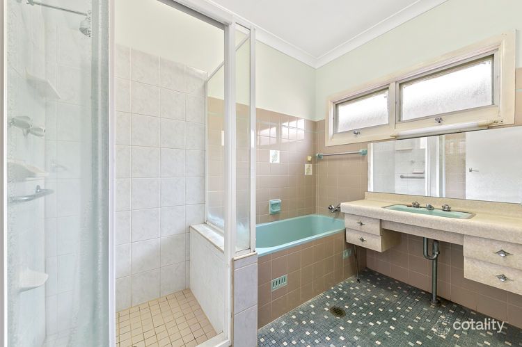 37 Edna Ave, Merrylands West, NSW 2160