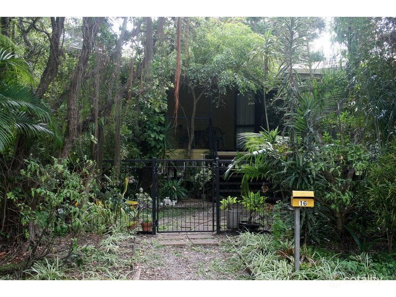 16 Ross St, Coochiemudlo Island, QLD 4184