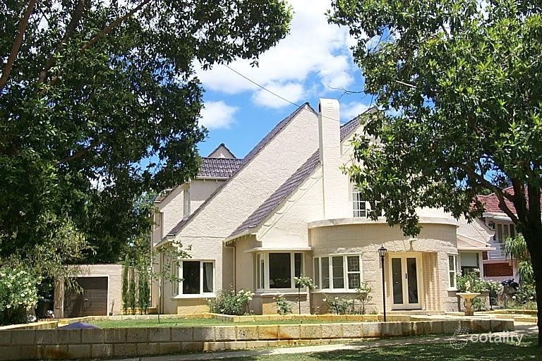 7 Inverness Cres, Menora, WA 6050