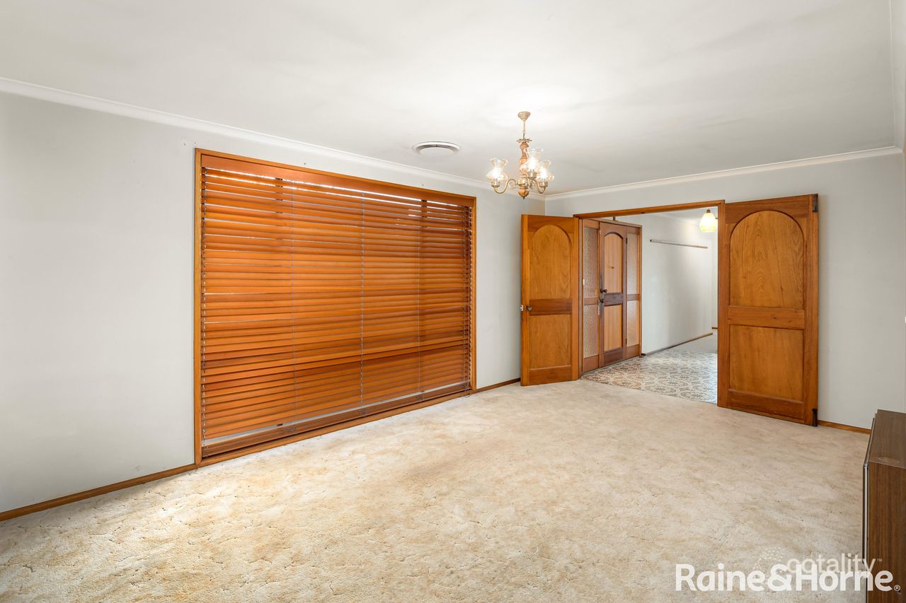 25 Fraser St, Mount Austin, NSW 2650