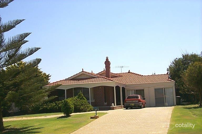 14 Cumberland Dr, Hillarys, WA 6025