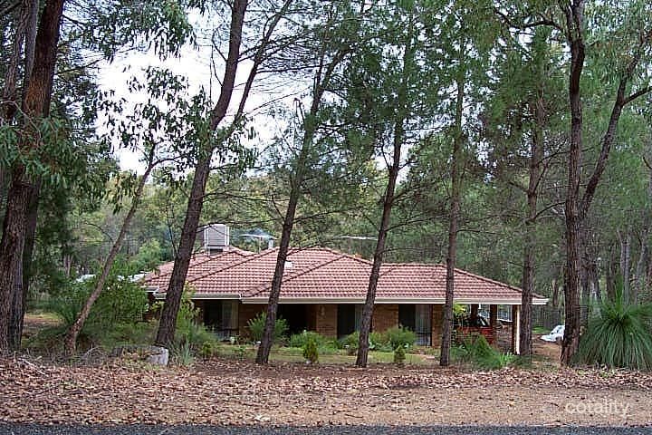 500 Stevens St, Mundaring, WA 6073
