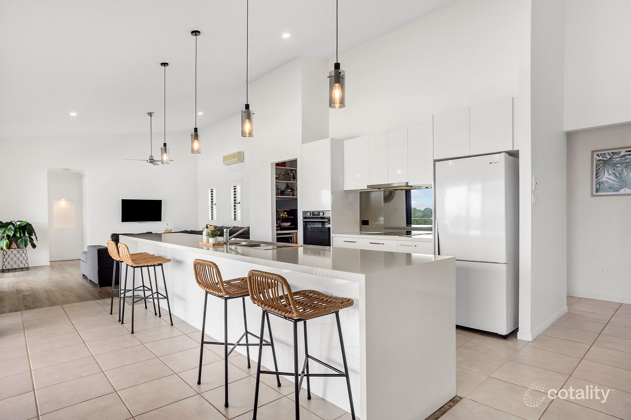 21 Highclare Ct, Little Mountain, QLD 4551