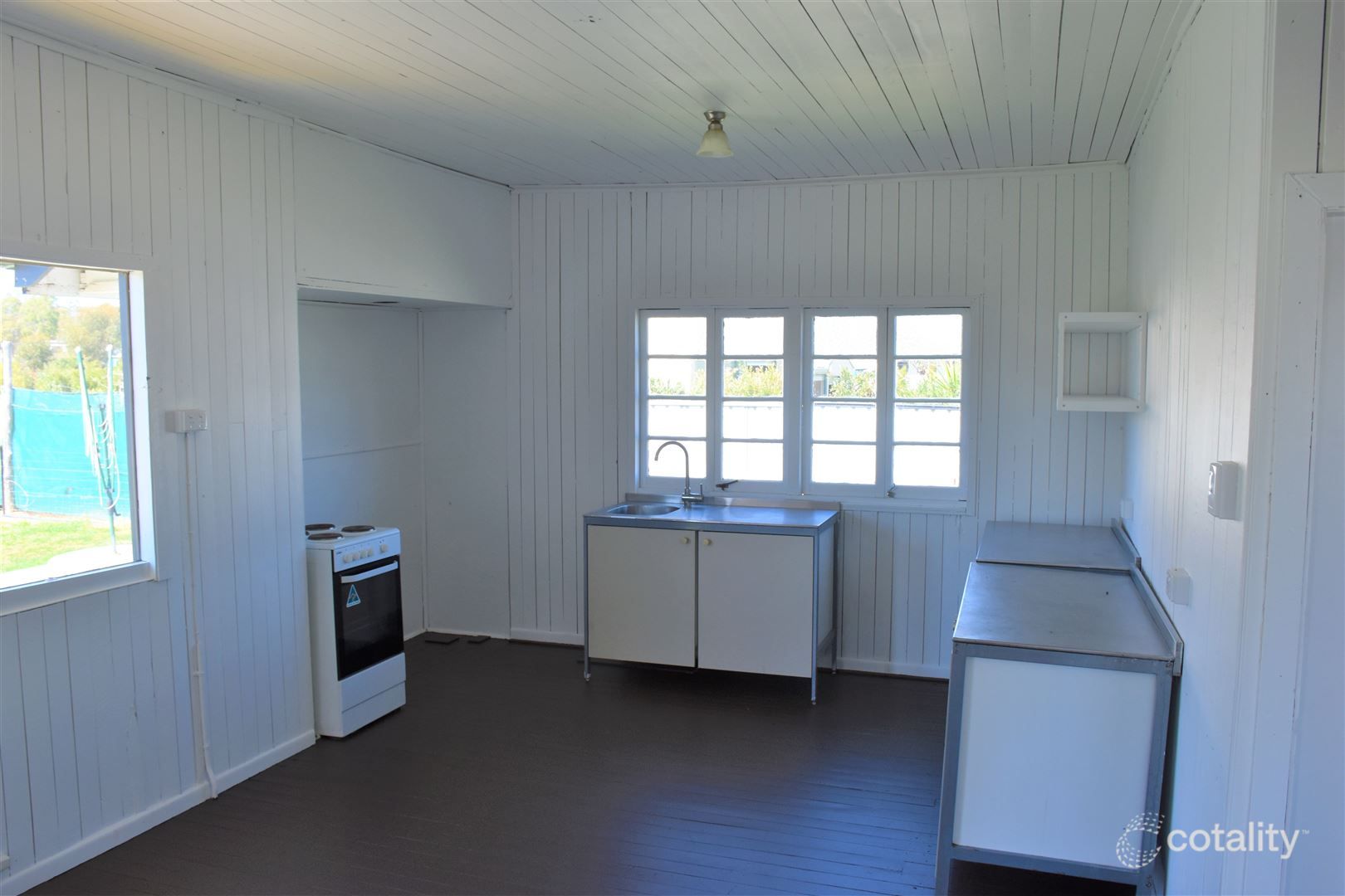 20 Donald St, Leyburn, QLD 4365