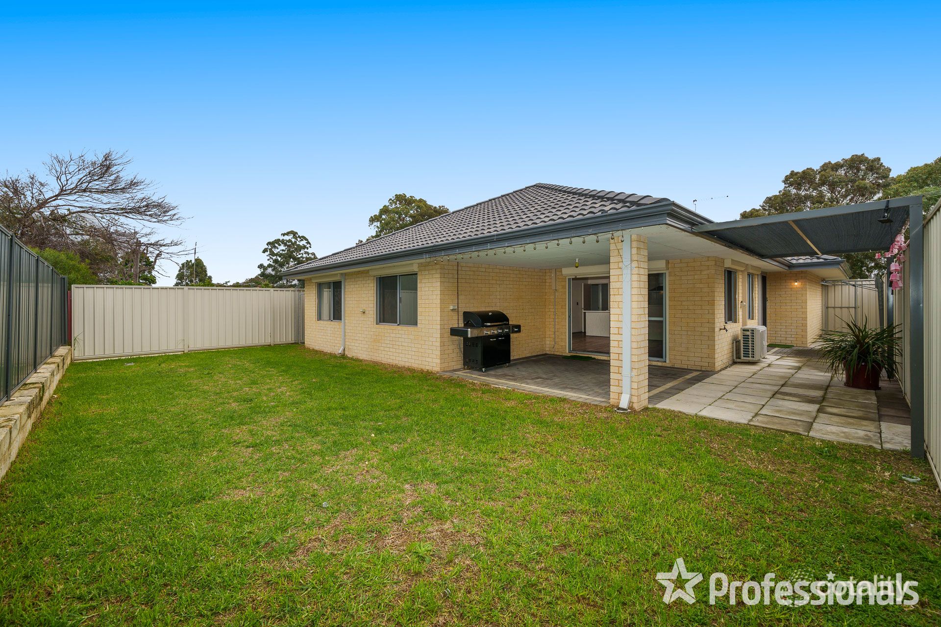 16a Werndley St, Armadale, WA 6112