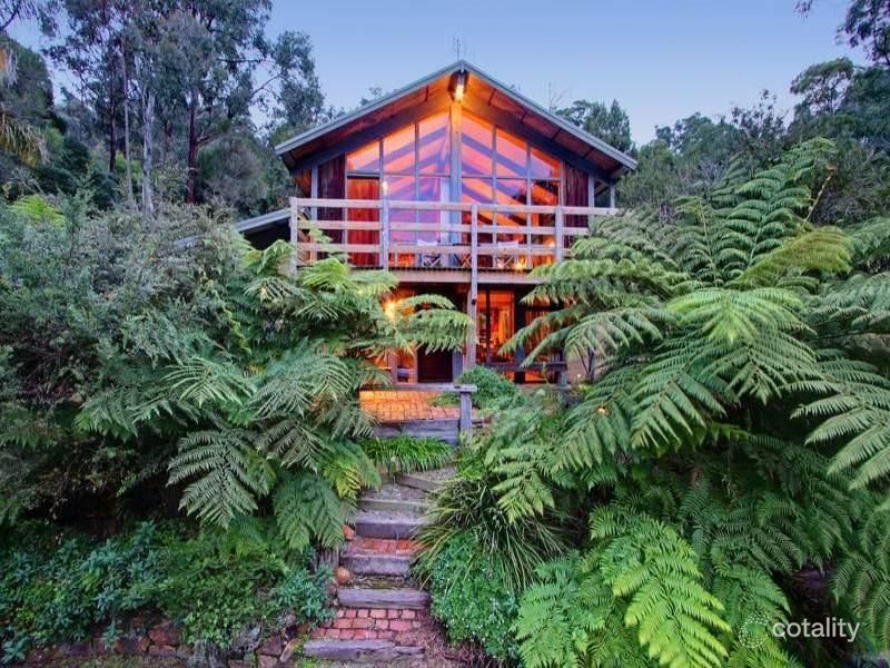 4 Browns Rd, Montrose, VIC 3765