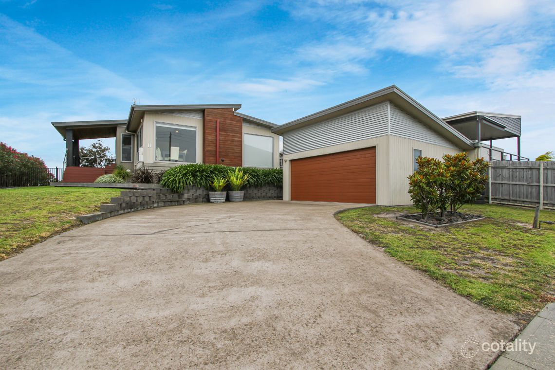 11 Bream Rd, Lake Tyers Beach, VIC 3909